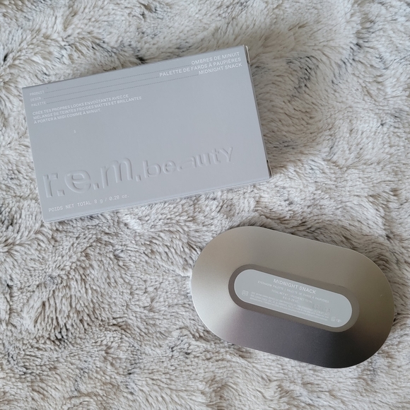 Midnight Snack - Midnight Shadows Eyeshadow Palette R.E.M. Beauty Ariana Grande - Picture 10 of 16